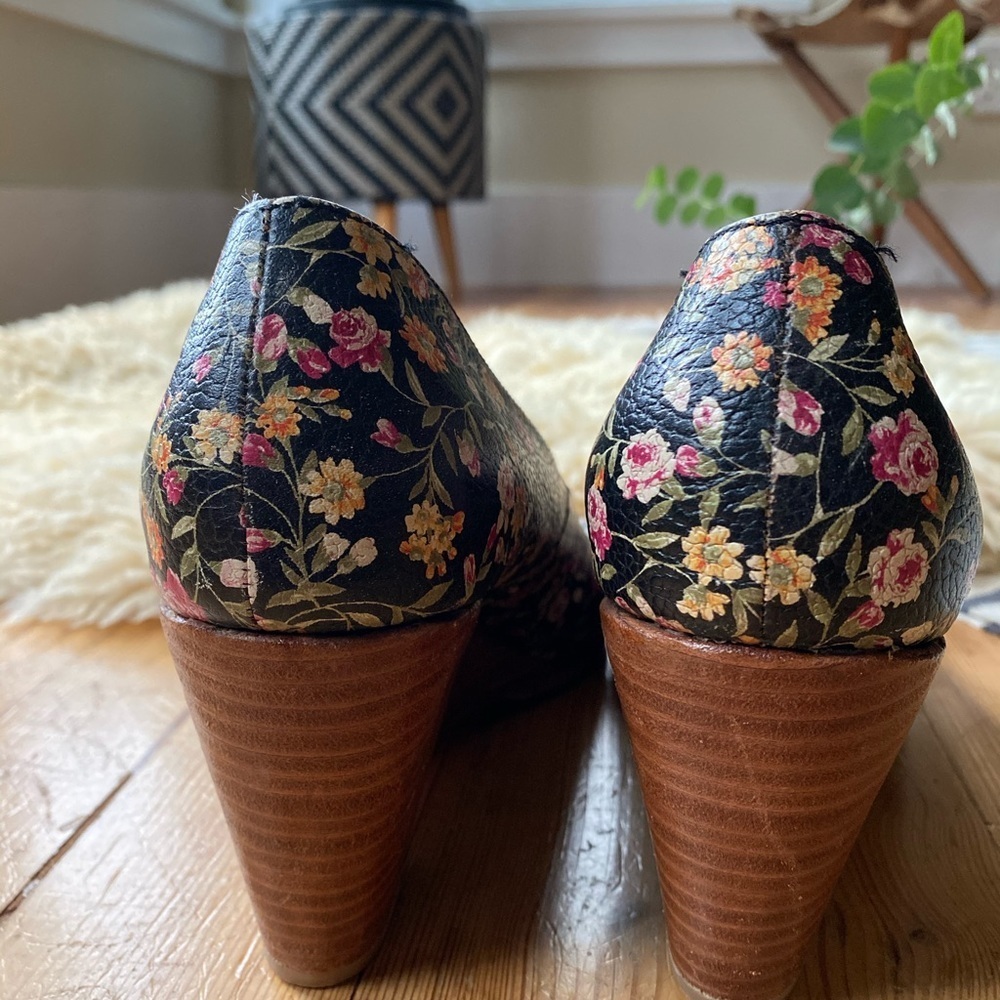 🇦🇷 Mechi 🤍 Leather/wood Wedge Heel Floral Heels - Picture 6 of 13